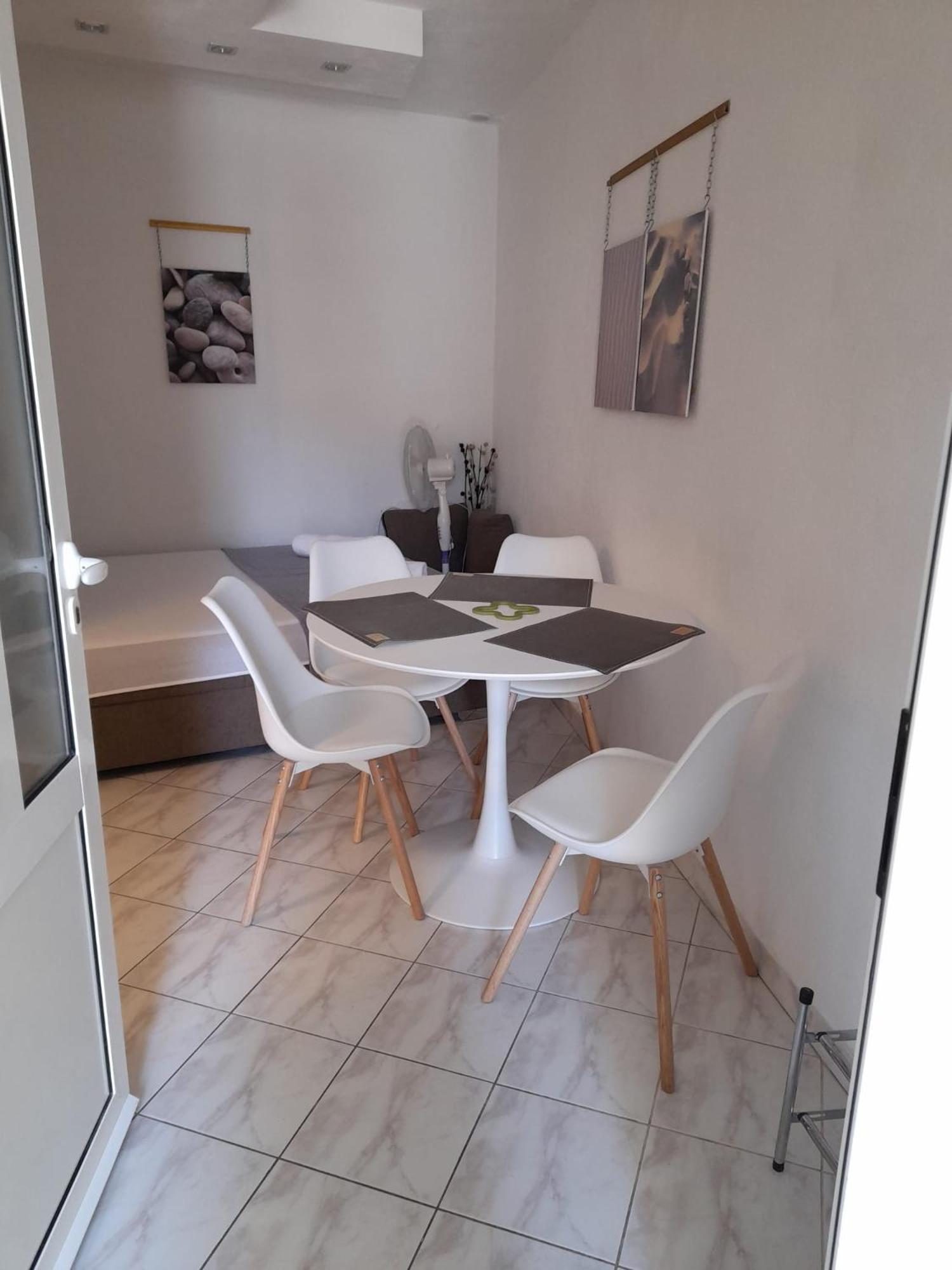Apartments Malou Baska Voda Room photo