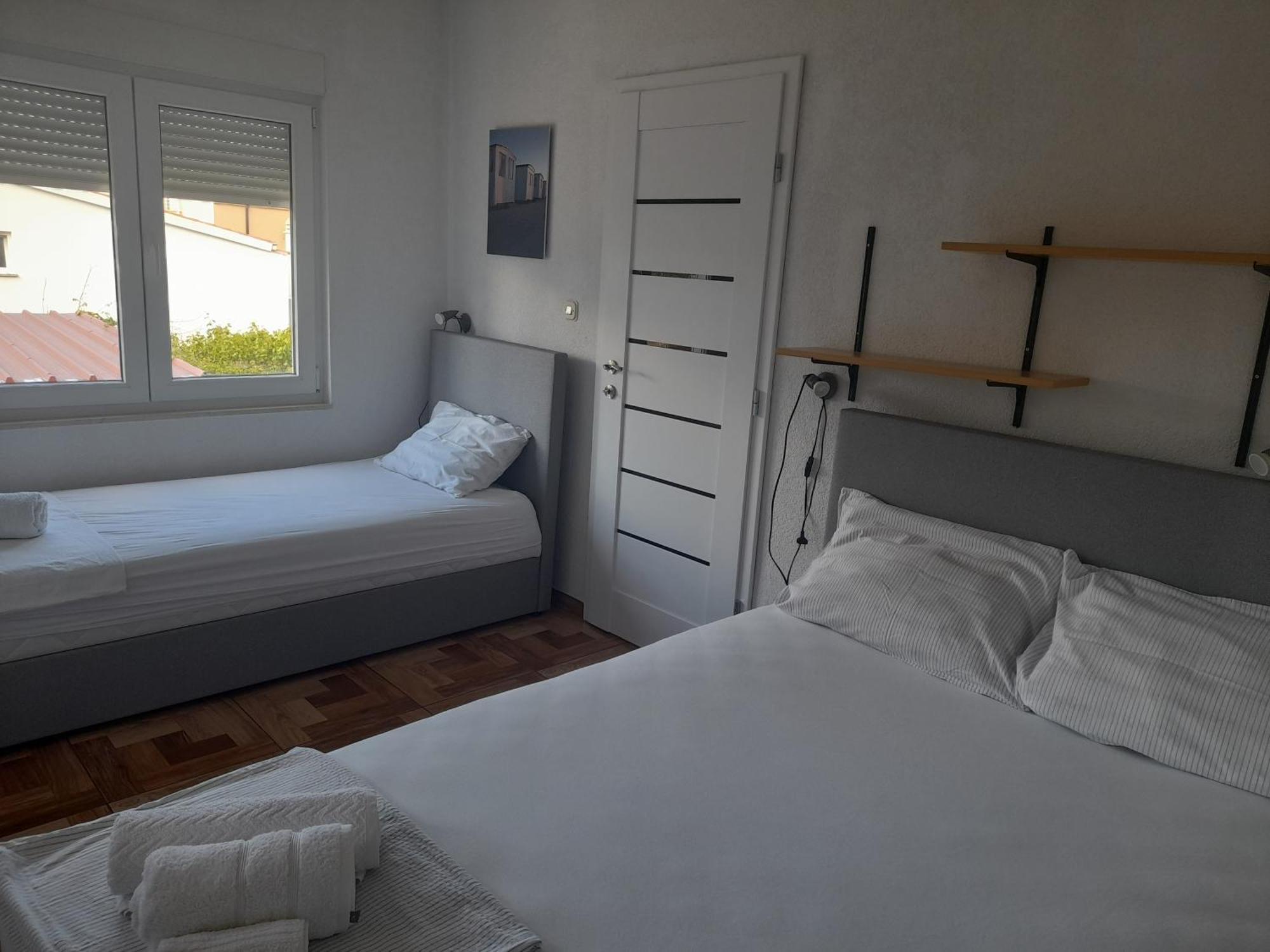 Apartments Malou Baska Voda Room photo