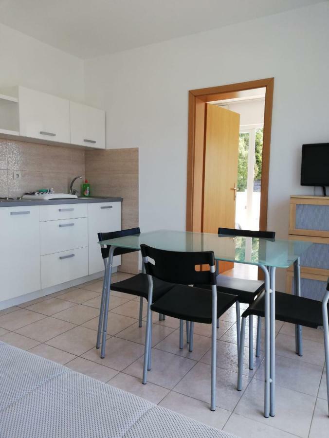 Apartments Malou Baska Voda Room photo